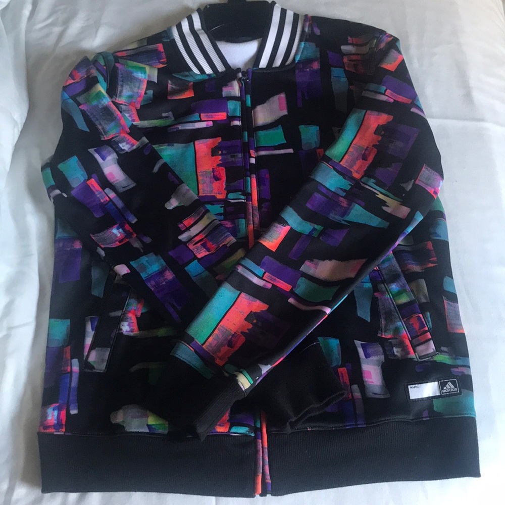 Color full, Adidas sweater,